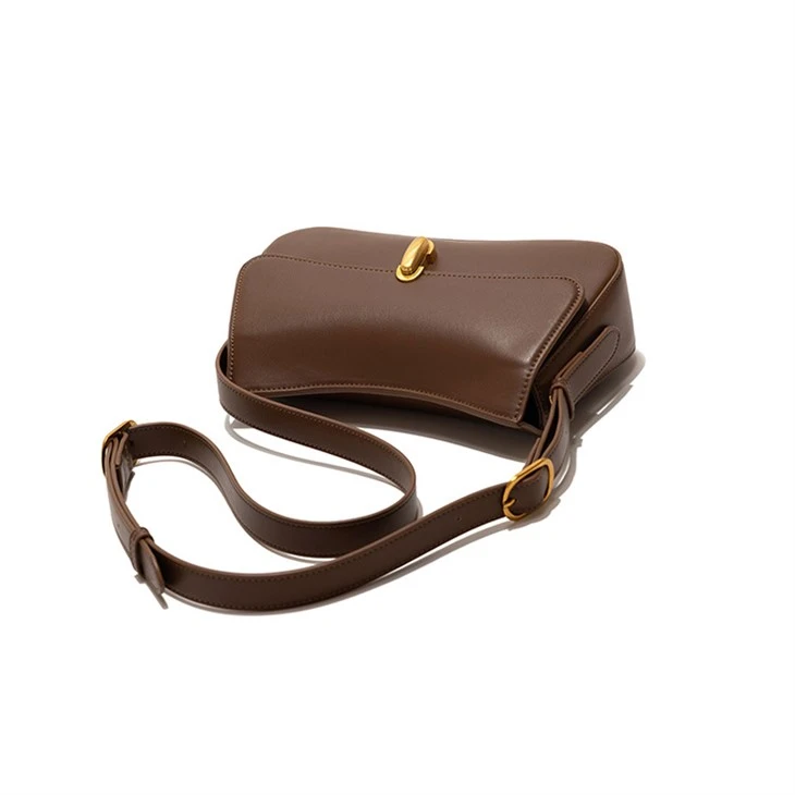 wide shoulder strap
